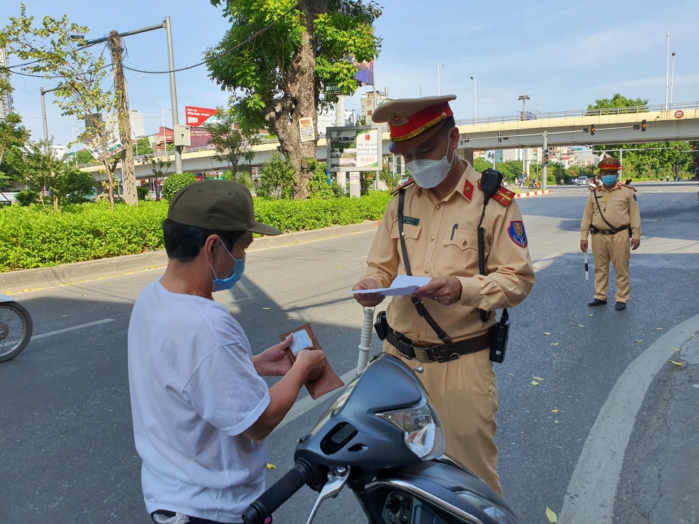 Ngày 8/8:  Hà Nội xử phạt hành chính 1.256 trường hợp vi phạm phòng, chống dịch