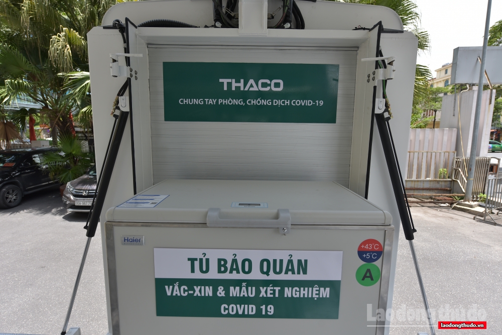 Cận cảnh xe chuyên dụng tiêm vắc xin lưu động tại Hà Nội