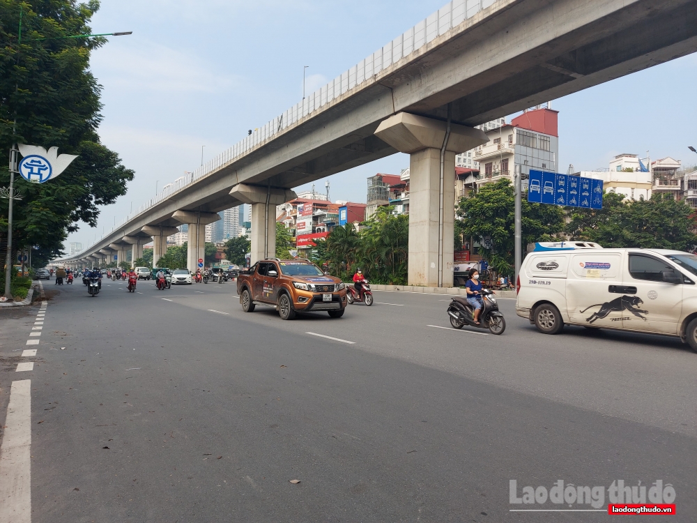 Hà Nội: Ngày đầu nới lỏng giãn cách, giao thông đông nhưng không ùn tắc