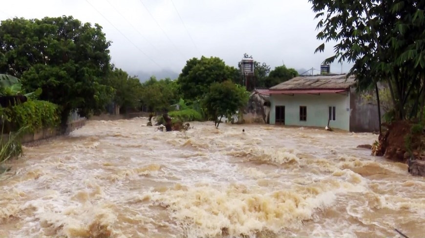Bão số 6 vào bờ gây mưa to, nguy cơ ngập lụt cho 32 huyện và khu đô thị