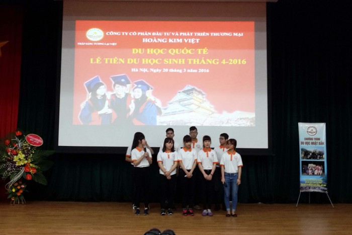 Công ty Hoàng Kim Việt tiễn 70 học sinh đi du học Nhật Bản