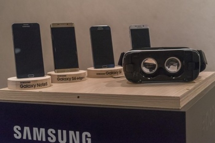 Samsung trình làng kính thực tế ảo giá chỉ 99USD