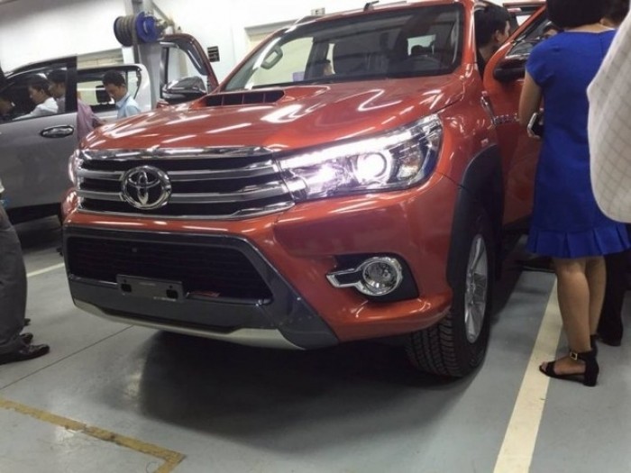 Rò rỉ hình ảnh Toyota Hilux thế hệ mới tại Việt Nam