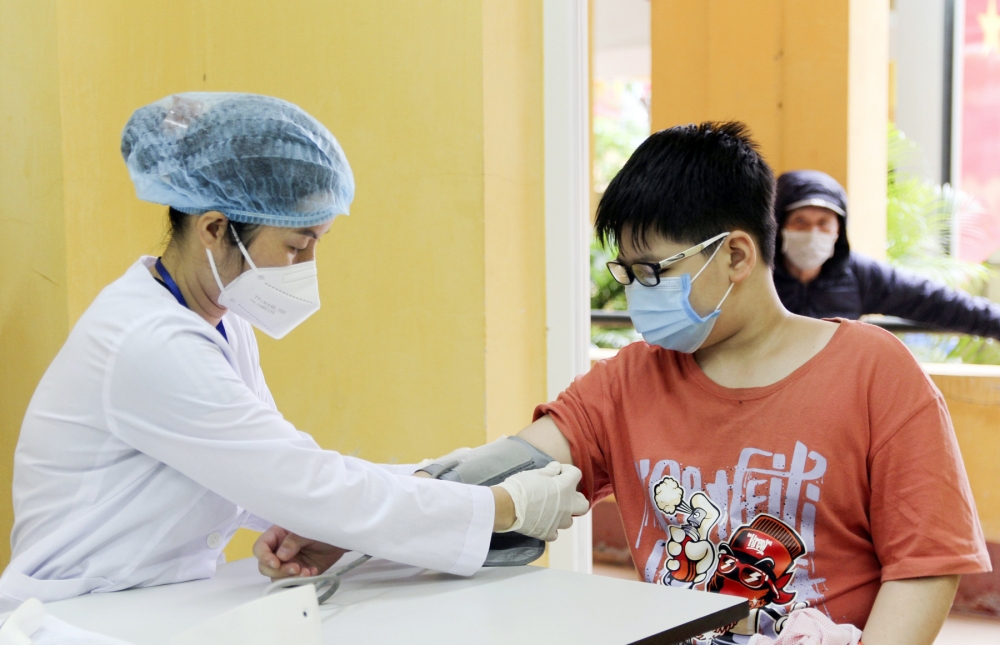 Đồng loạt tiêm vắc xin cho trẻ 5 đến dưới 12 tuổi ở Hà Nội: Tiêm chủng an toàn, phụ huynh tin tưởng