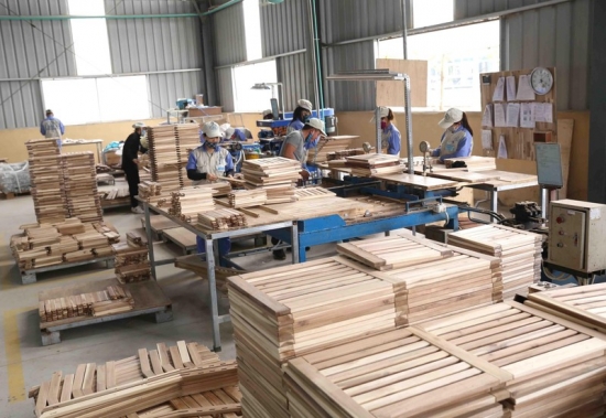 Hỗ trợ doanh nghiệp xuất khẩu gỗ và lâm sản vượt khó