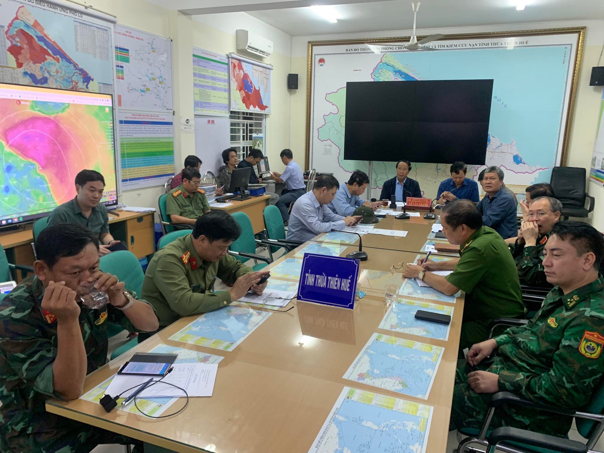 Phó Thủ tướng Lê Văn Thành họp với các địa phương về ảnh hưởng sau khi bão số 4 đổ bộ