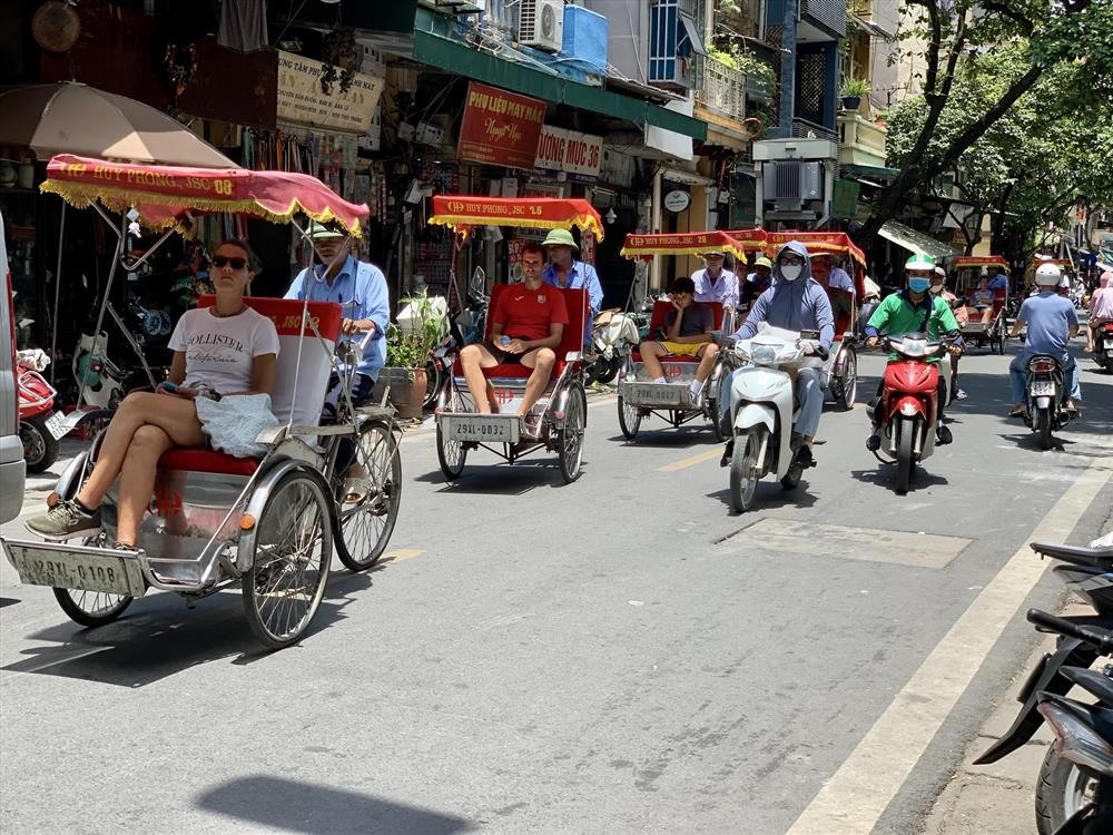 Đi tìm cú hích phục hồi du lịch Việt Nam