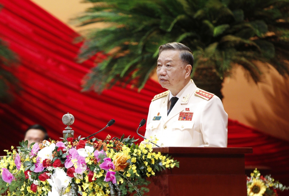 Đại tướng Tô Lâm, Ủy viên Bộ Chính trị, Bộ trưởng Bộ Công an trình bày tham luận tại Đại hội.