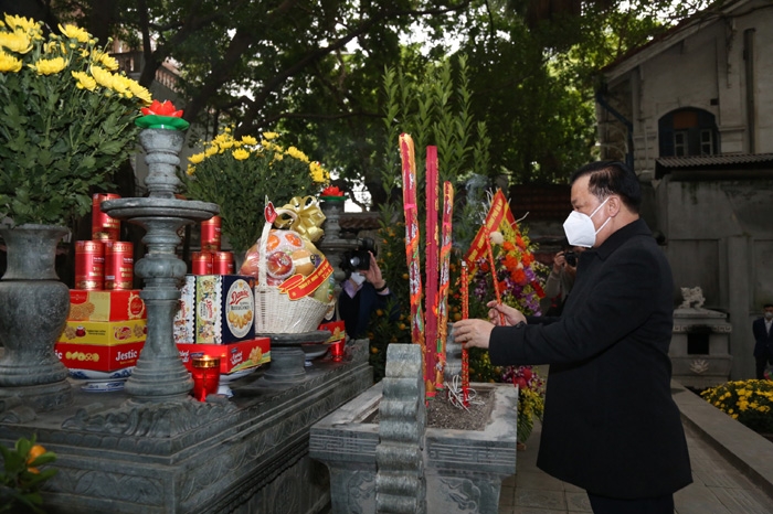 Lãnh đạo thành phố Hà Nội dâng hương tưởng nhớ các vị liệt tổ, liệt tông và Chủ tịch Hồ Chí Minh