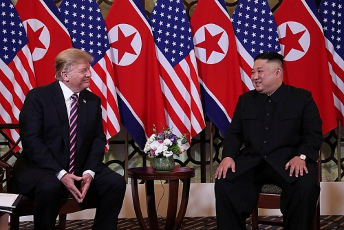 Cuộc gặp đầu tiên của Tổng thống Mỹ và Chủ tịch Triều Tiên