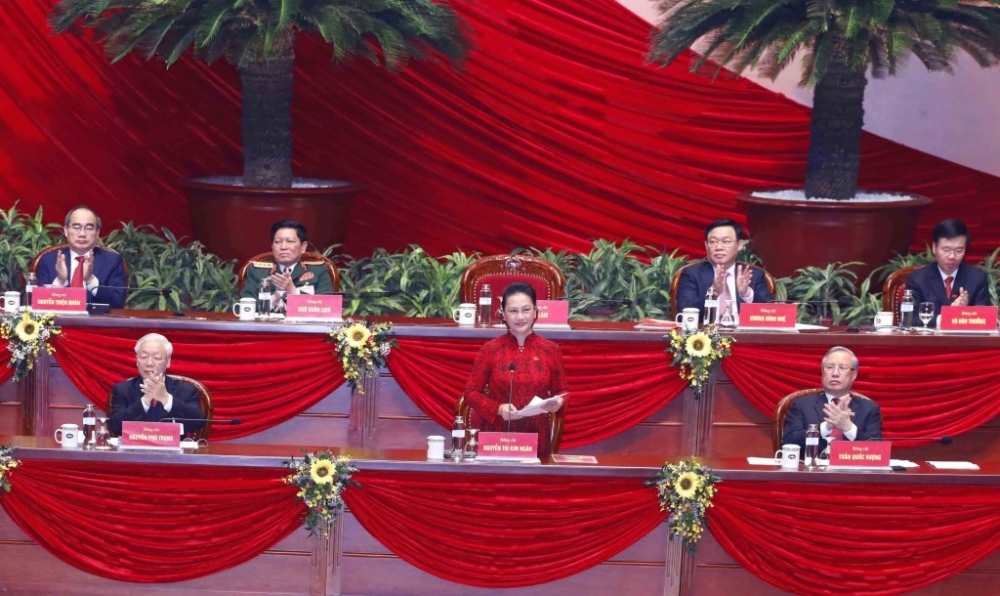 Thay mặt Đoàn Chủ tịch Đại hội, đồng chí Nguyễn Thị Kim Ngân, Chủ tịch Quốc hội điều hành phiên họp.
