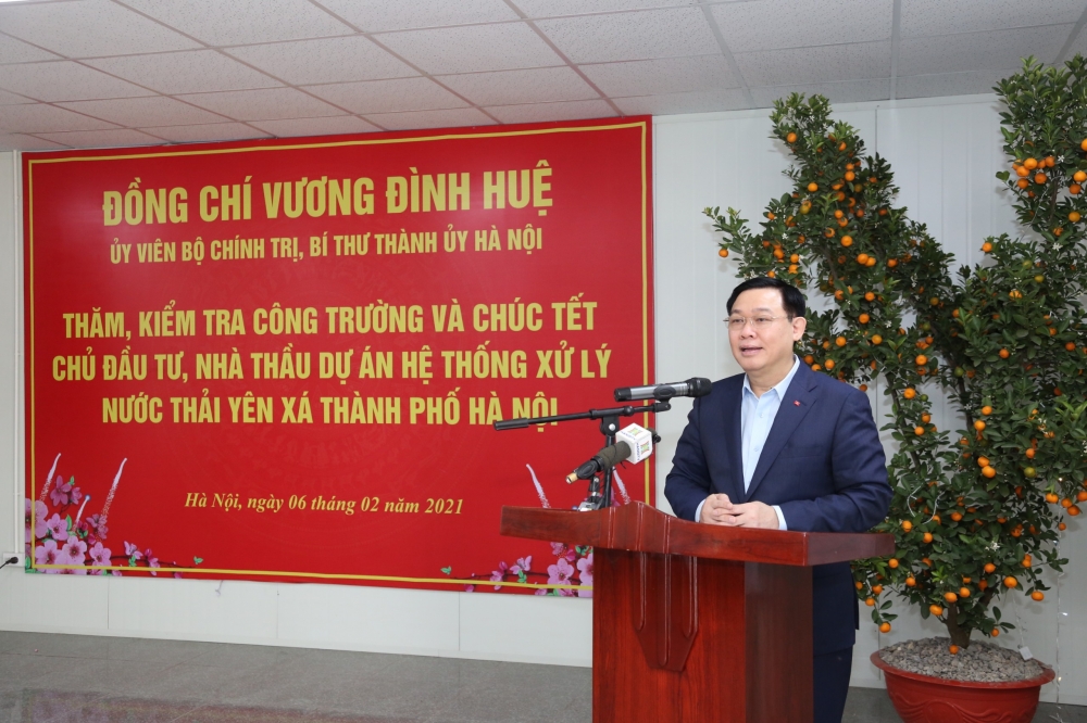 Bí thư Thành ủy Hà Nội Vương Đình Huệ phát biểu tại buổi làm việc