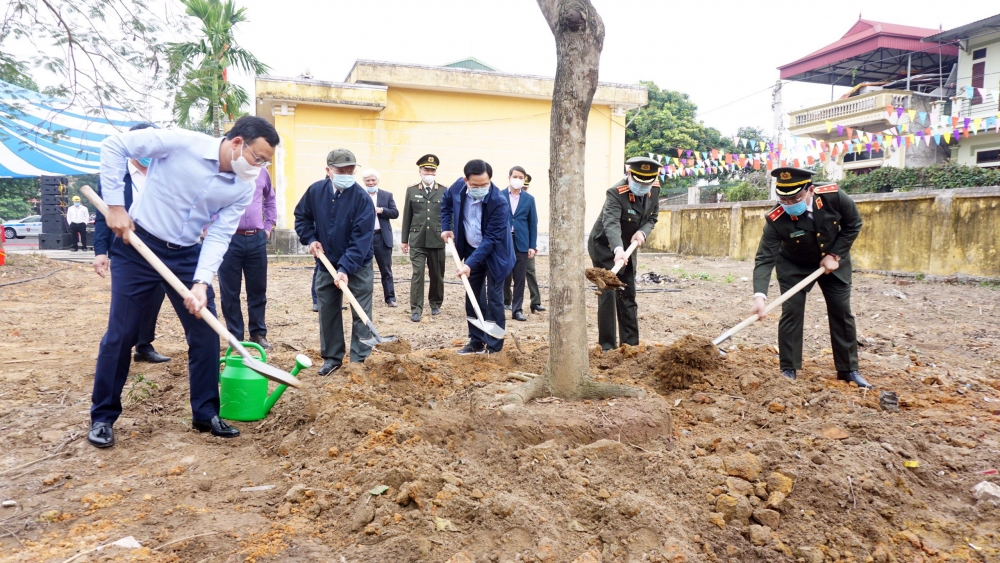 Công an Hà Nội phấn đấu trồng 3.000 cây xanh trong năm 2021