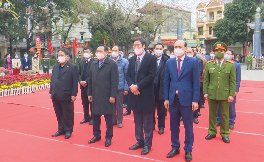 Phó Bí thư Thành ủy Hà Nội dâng hương kỷ niệm 233 năm chiến thắng Ngọc Hồi