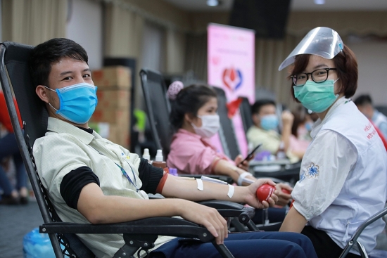 Tiếp nhận 15.000 đơn vị máu từ Chương trình "Chung dòng máu Việt năm 2020"