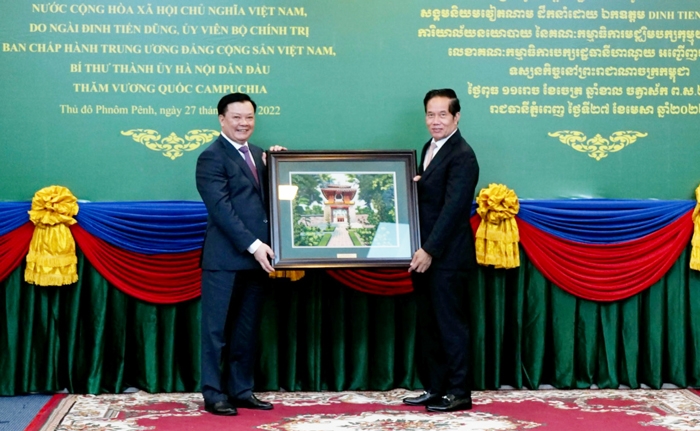 Tiếp tục đưa mối quan hệ hợp tác giữa Hà Nội và Phnôm Pênh lên tầm cao mới