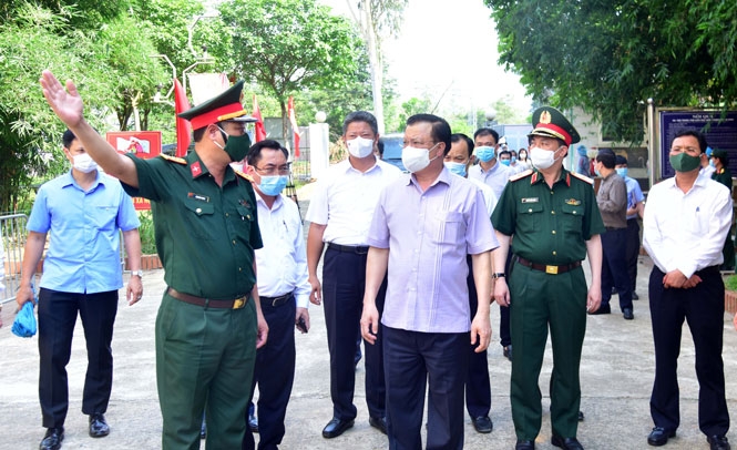 Bí thư Thành ủy Hà Nội: Người dân đi cách ly hãy coi mình là "chiến sĩ" chống Covid-19