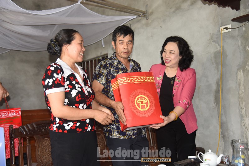 Phó Bí thư Thường trực Thành ủy thăm hỏi, tri ân người có công tại huyện Quốc Oai