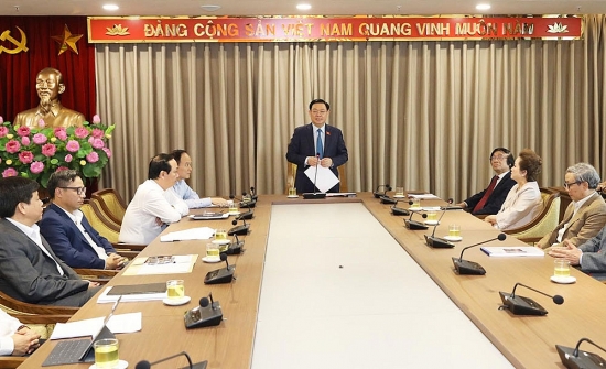 Bí thư Thành uỷ Vương Đình Huệ đề nghị các kiến trúc sư hiến kế cho công tác quy hoạch phát triển Thủ đô