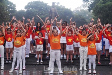 Hàng nghìn bạn trẻ tham gia "Nhảy! Vì sự tử tế"