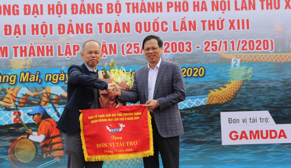 Quận Hoàng Mai tổ chức thành công Giải bơi trải truyền thống lần thứ II