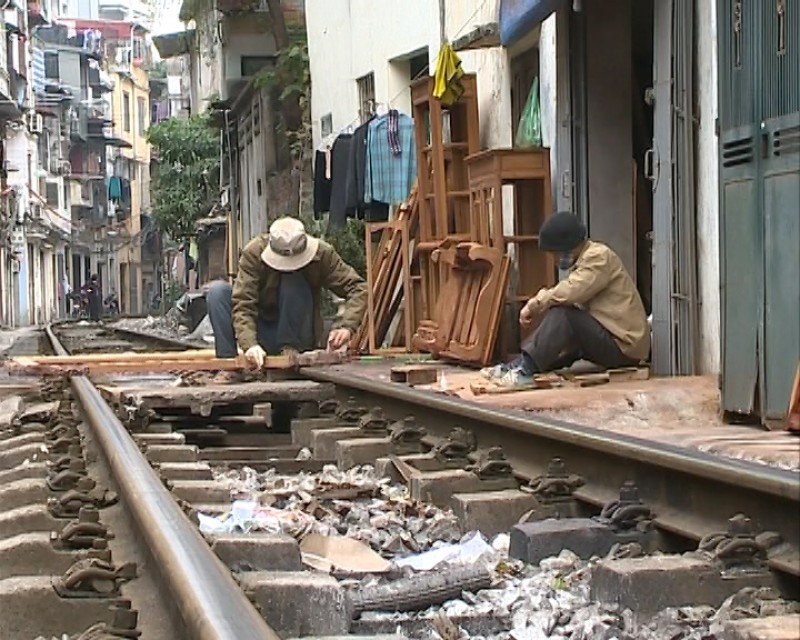 “Xóm đường tàu” giữa Hà Nội