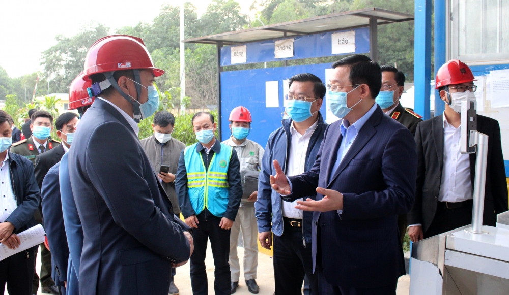 Bí thư Thành ủy Hà Nội Vương Đình Huệ đi kiểm tra tại xã Nam Sơn và Khu liên hợp xử lý chất thải Nam Sơn