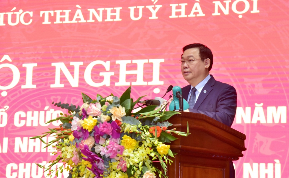 Bí thư Thành ủy Hà Nội Vương Đình Huệ phát biểu chỉ đạo tại Hội nghị
