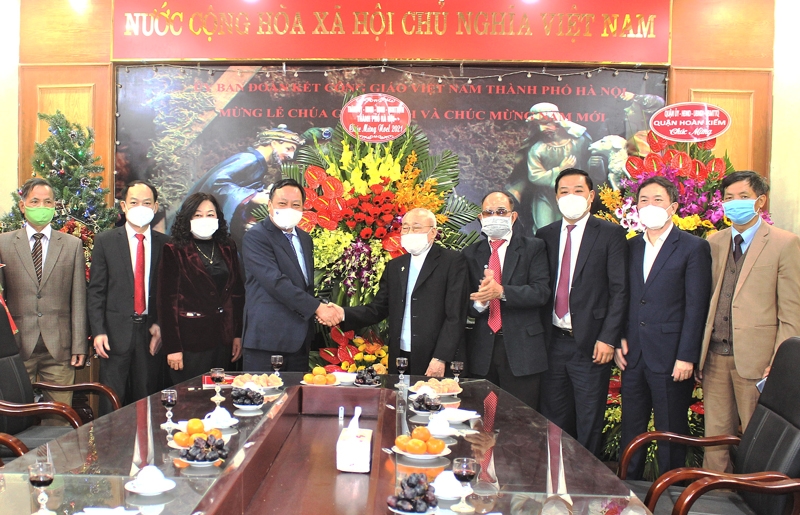 Phó Bí thư Thành ủy Hà Nội chúc mừng Ủy ban Đoàn kết Công giáo Thành phố nhân dịp lễ Giáng sinh
