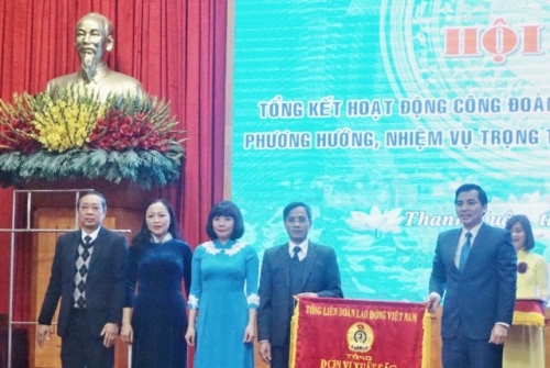 LĐLĐ quận Thanh Xuân đón nhận Cờ thi đua xuất sắc của Tổng LĐLĐ Việt Nam