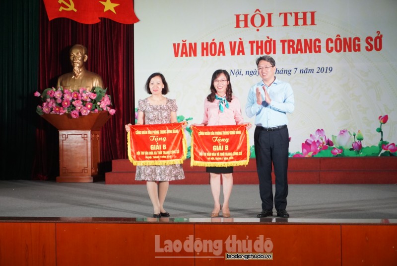 soi noi hoi thi van hoa va thoi trang cong so