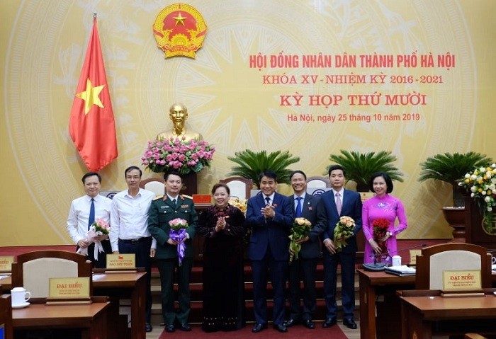 ha noi bau bo sung 4 uy vien uy ban nhan dan thanh pho