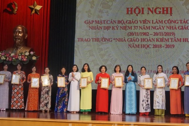 Trao thưởng “Nhà giáo Hoàn Kiếm tâm huyết sáng tạo” năm học 2018 – 2019