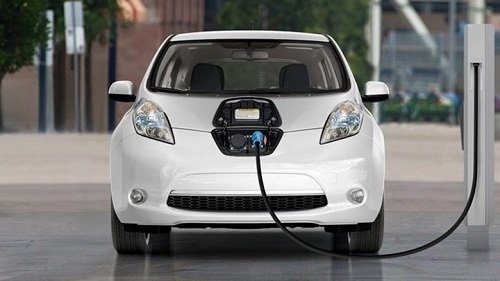 Giảm thuế tiêu thụ đặc biệt đối với xe ô tô điện chạy pin