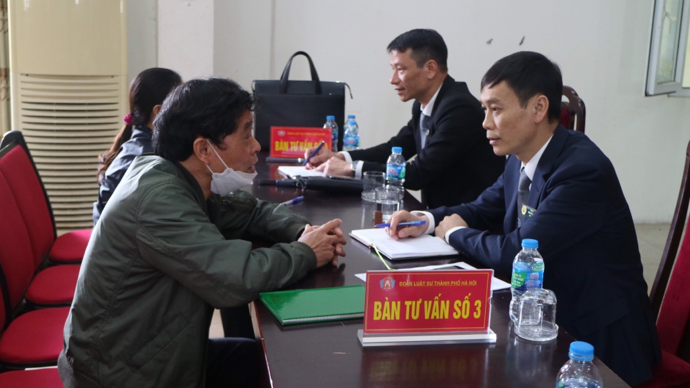 Đoàn Luật sư Hà Nội tổ chức tuyên truyền pháp luật và tư vấn, trợ giúp pháp lý