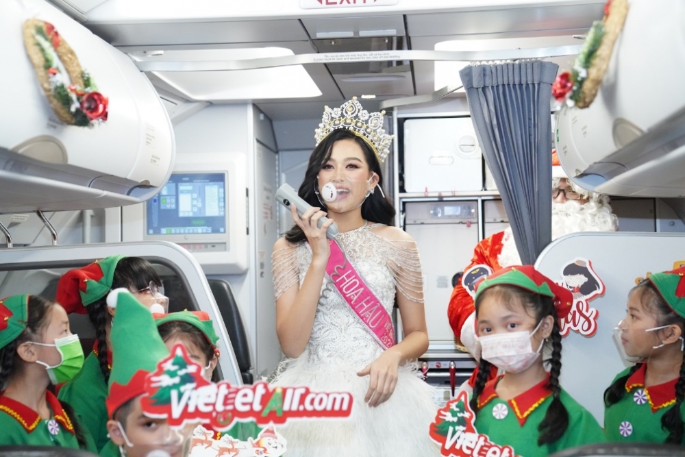 Đón đại tiệc Giáng sinh thật “chất” trên 9 tầng mây cùng Hoa hậu Đỗ Thị Hà