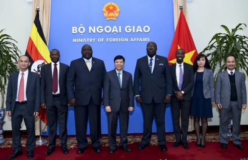 Quốc Vụ khanh Bộ Ngoại giao nước Cộng hòa Uganda thăm chính thức Việt Nam