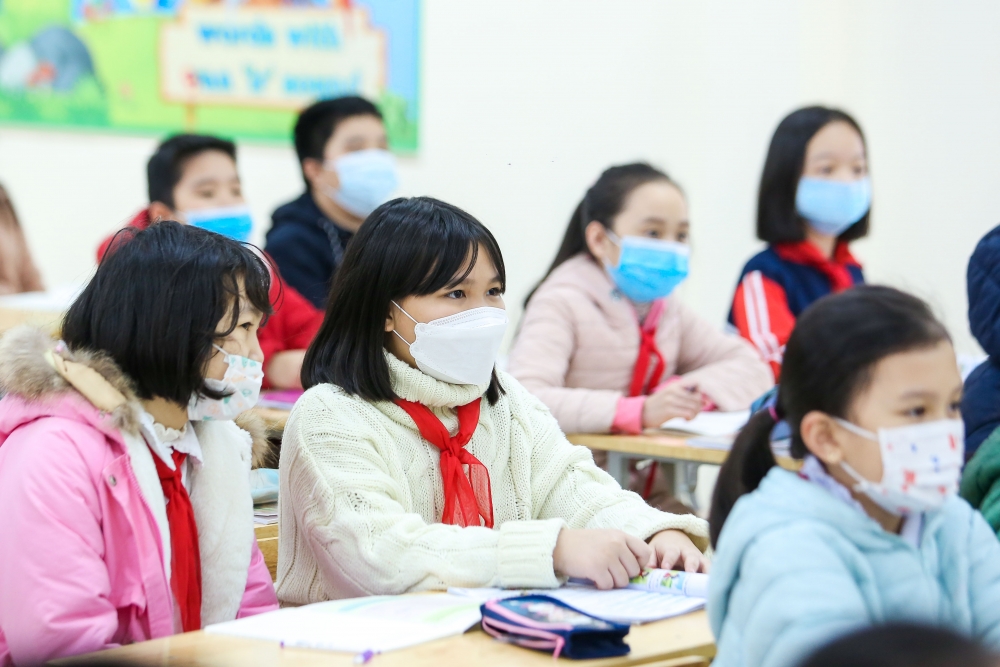 Học sinh lớp 1 đến lớp 6 tại 12 quận nội thành Hà Nội tạm dừng trở lại học trực tiếp