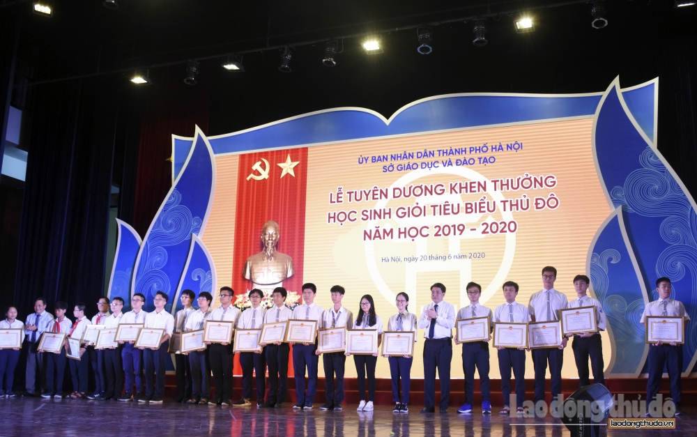 Tuyên dương 509 học sinh giỏi tiêu biểu Thủ đô năm học 2019 - 2020