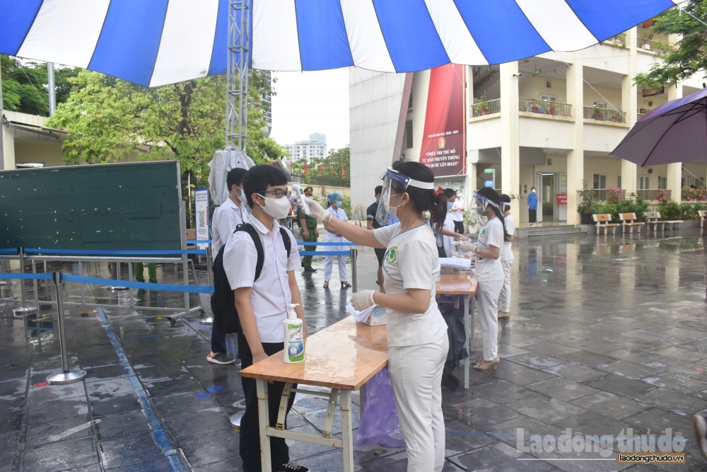 Hơn 93.000 thí sinh Hà Nội bước vào ngày thi đầu tiên kỳ thi tuyển sinh vào lớp 10