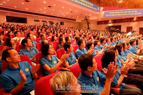 Mít tinh trọng thể kỷ niệm 90 năm ngày thành lập Công đoàn Việt Nam