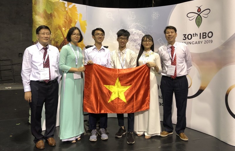 Đoàn học sinh Việt Nam đạt thành tích cao tại Olympic Sinh học quốc tế năm 2019