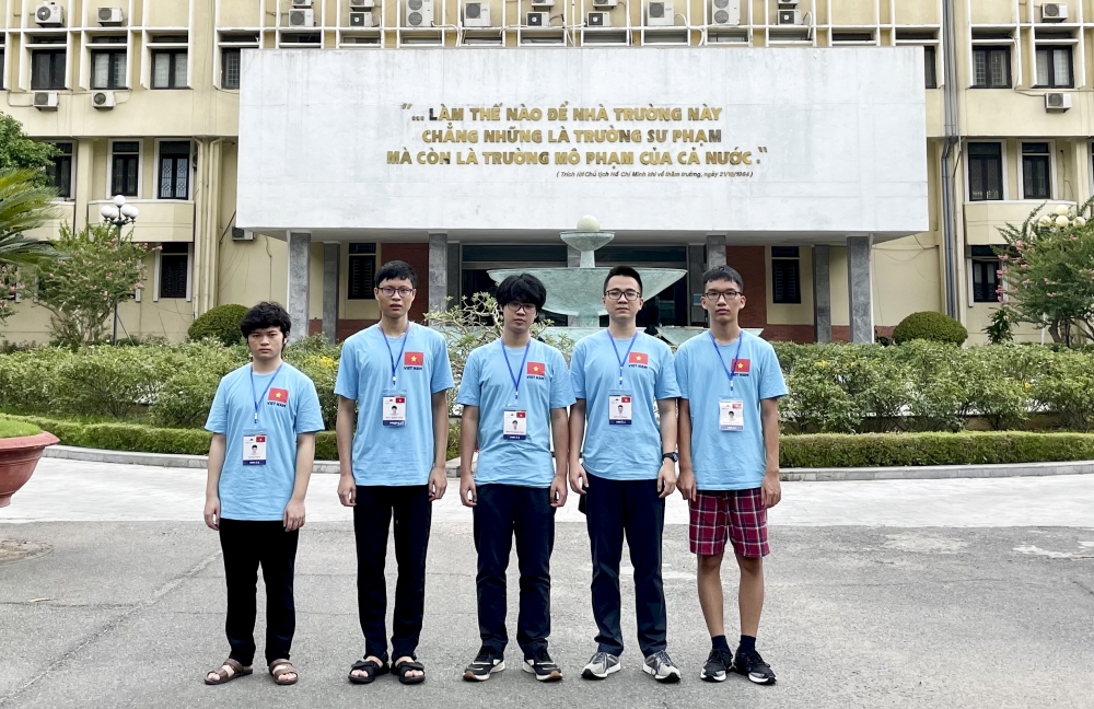 Học sinh Việt Nam giành thành tích xuất sắc tại các kỳ thi Olympic quốc tế năm 2021
