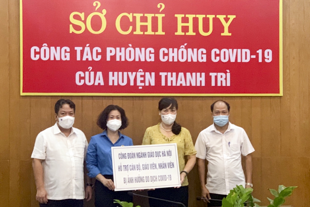 Công đoàn ngành Giáo dục Hà Nội hỗ trợ giáo viên huyện Thanh Trì bị ảnh hưởng do dịch Covid-19
