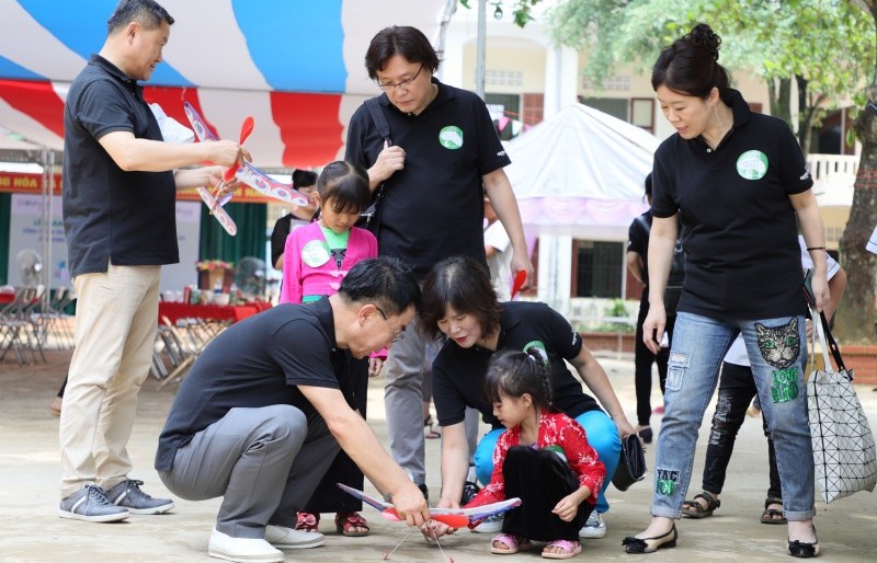 Bàn giao công trình trường học thứ 33 Childfund hỗ trợ tại Hòa Bình