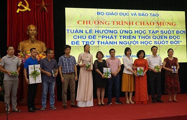 Phát triển thói quen đọc sách để trở thành người tự học suốt đời