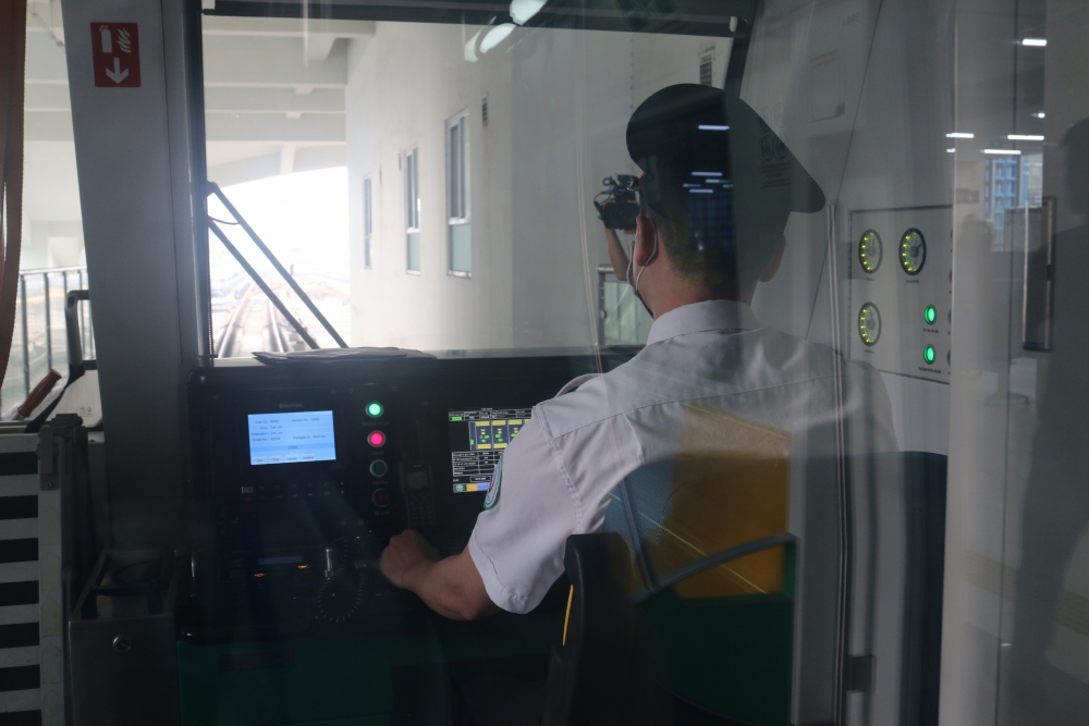 Trải nghiệm ngày đầu tàu điện Cát Linh - Hà Đông hoạt động