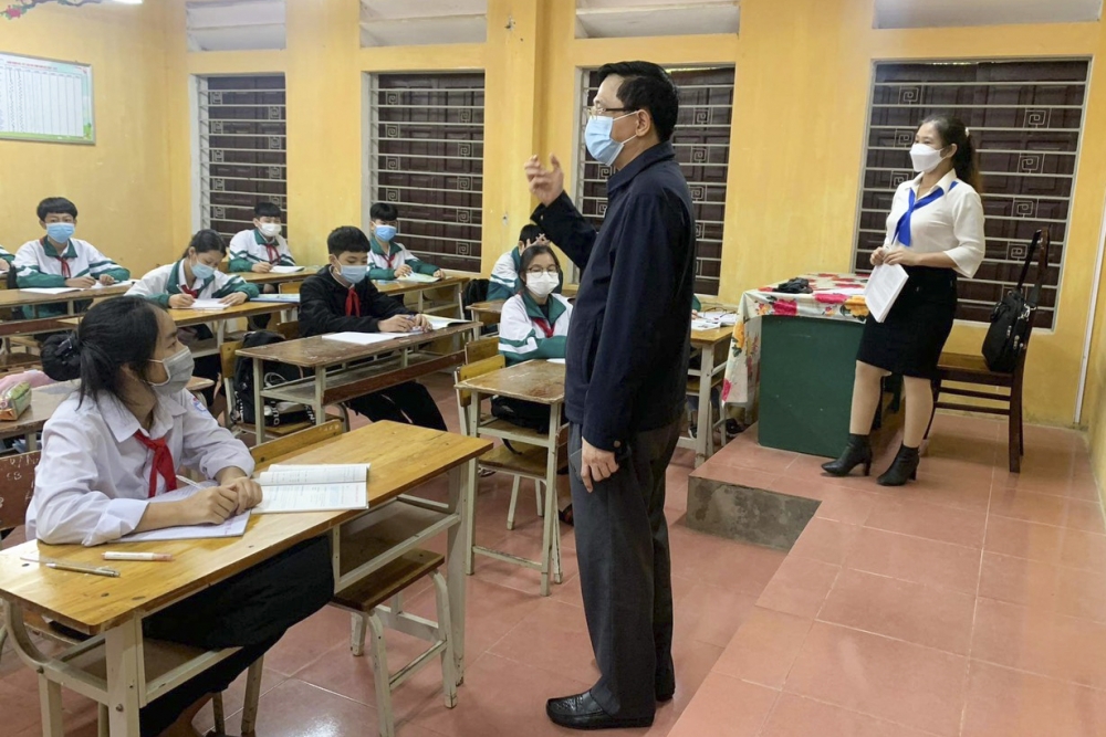 Học sinh lớp 9 huyện Ba Vì trở lại trường sau nhiều tháng học trực tuyến