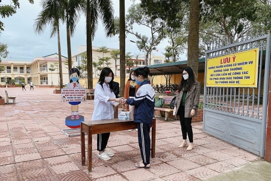 Từ 6/12, học sinh THPT Hà Nội ở địa bàn có mức độ dịch cấp độ 1, 2 trở lại trường học trực tiếp