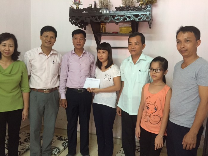 LĐLĐ TP Hà Nội thăm và tặng quà cho CNLĐ tỉnh Quảng Ninh